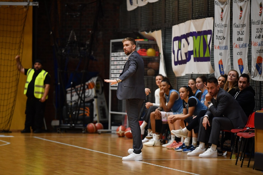 Tursics Krisztián Csata TKK vezetőedző